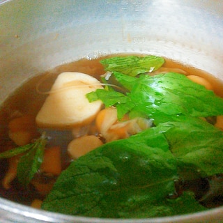 ほうれん草かまぼこ生姜スープ